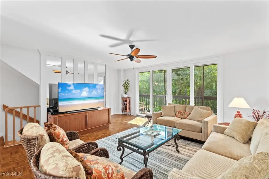 Naples FL, 995 9TH Avenue S, Unit 5