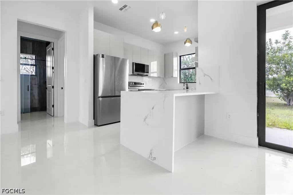 2250 10th Terrace Lehigh Acres FL 33936