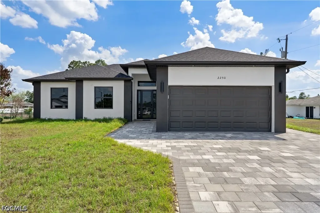 2250 10th Terrace Lehigh Acres FL 33936