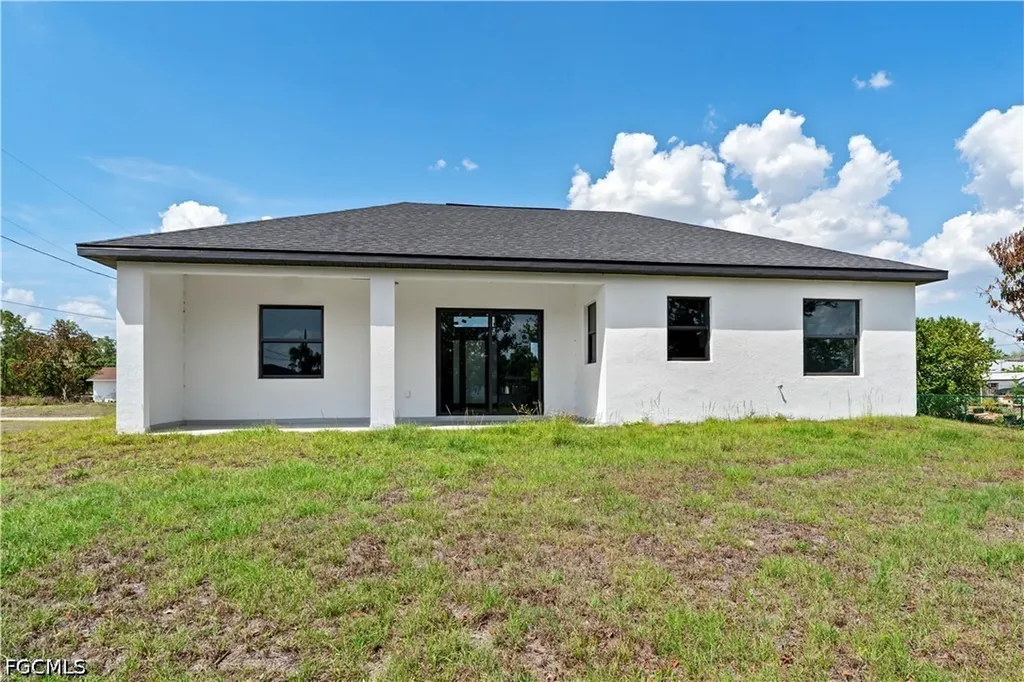 2250 10th Terrace Lehigh Acres FL 33936