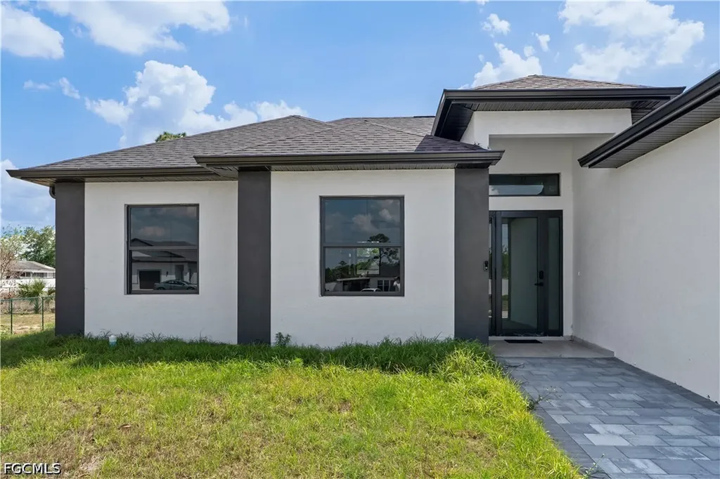 2250 10th Terrace Lehigh Acres FL 33936
