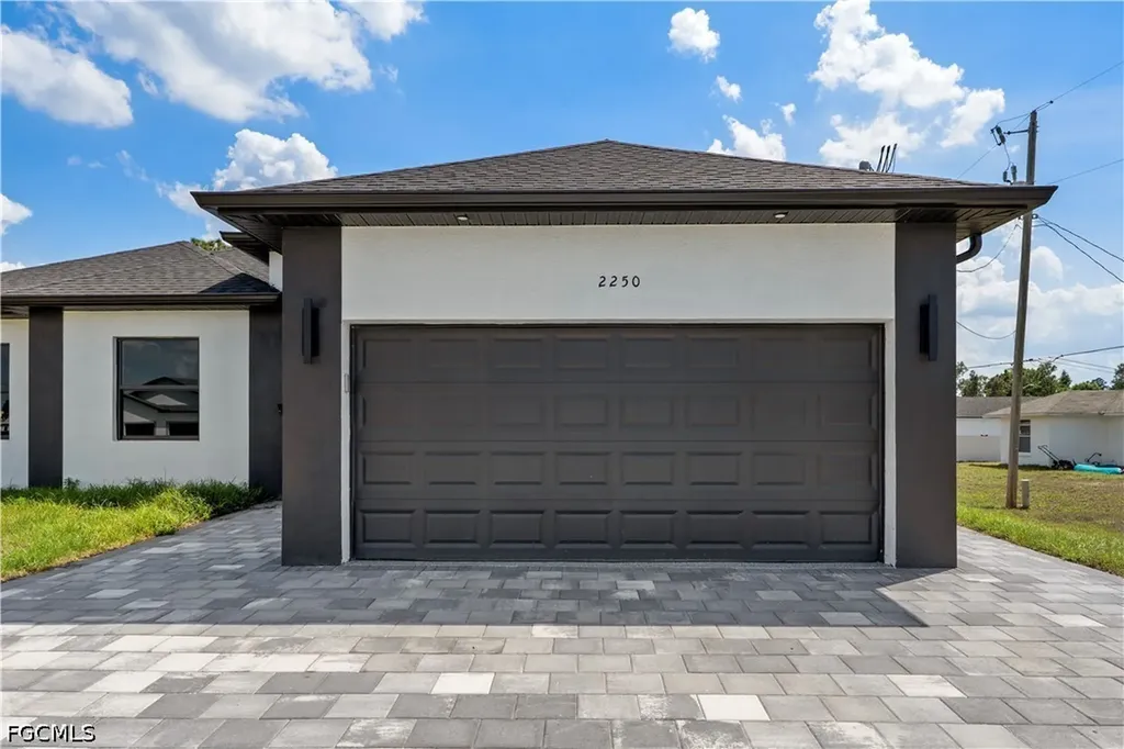 2250 10th Terrace Lehigh Acres FL 33936