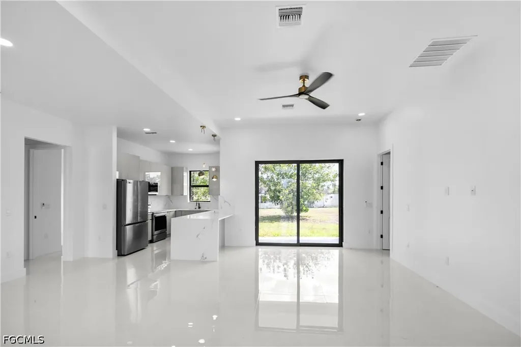 2250 10th Terrace Lehigh Acres FL 33936