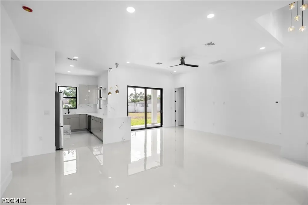 2250 10th Terrace Lehigh Acres FL 33936