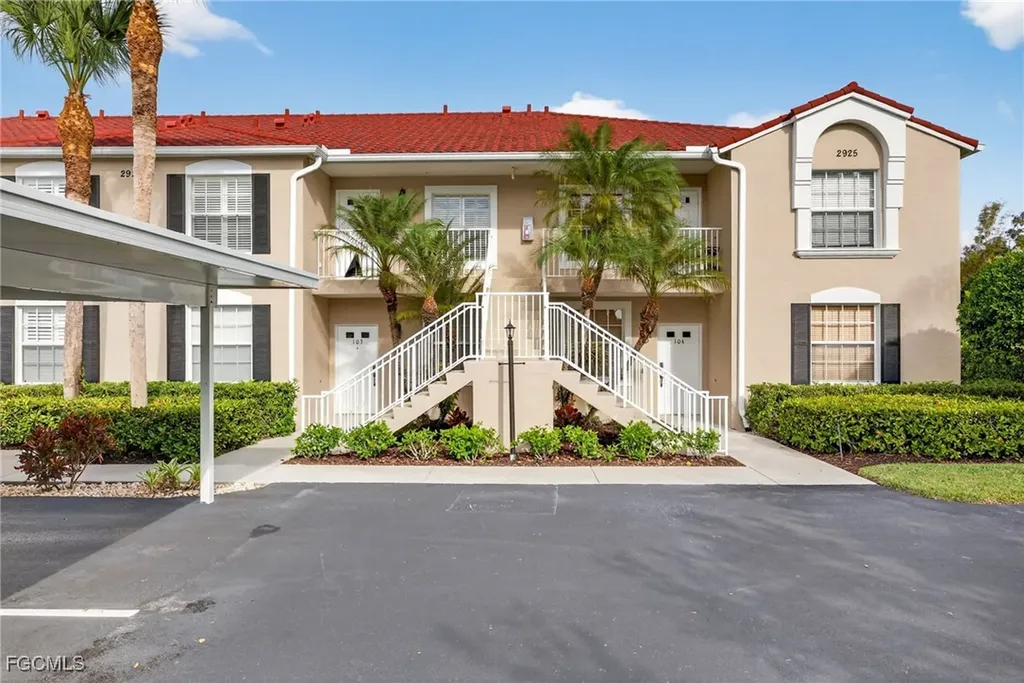 2925 Cypress Trace Circle Naples FL 34119