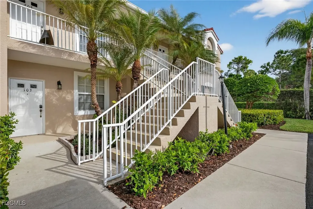 2925 Cypress Trace Circle Naples FL 34119