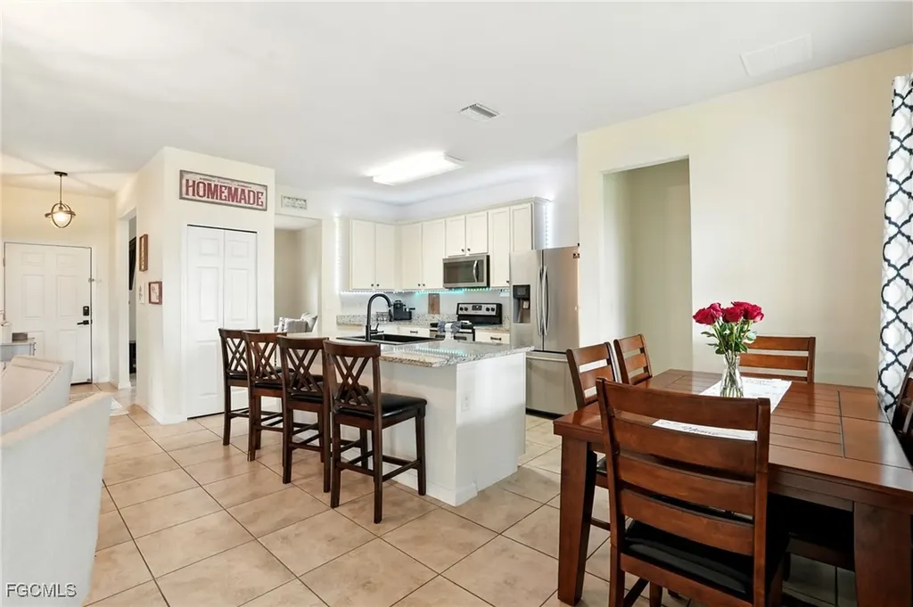 1823 NW 10th Street Cape Coral FL 33993