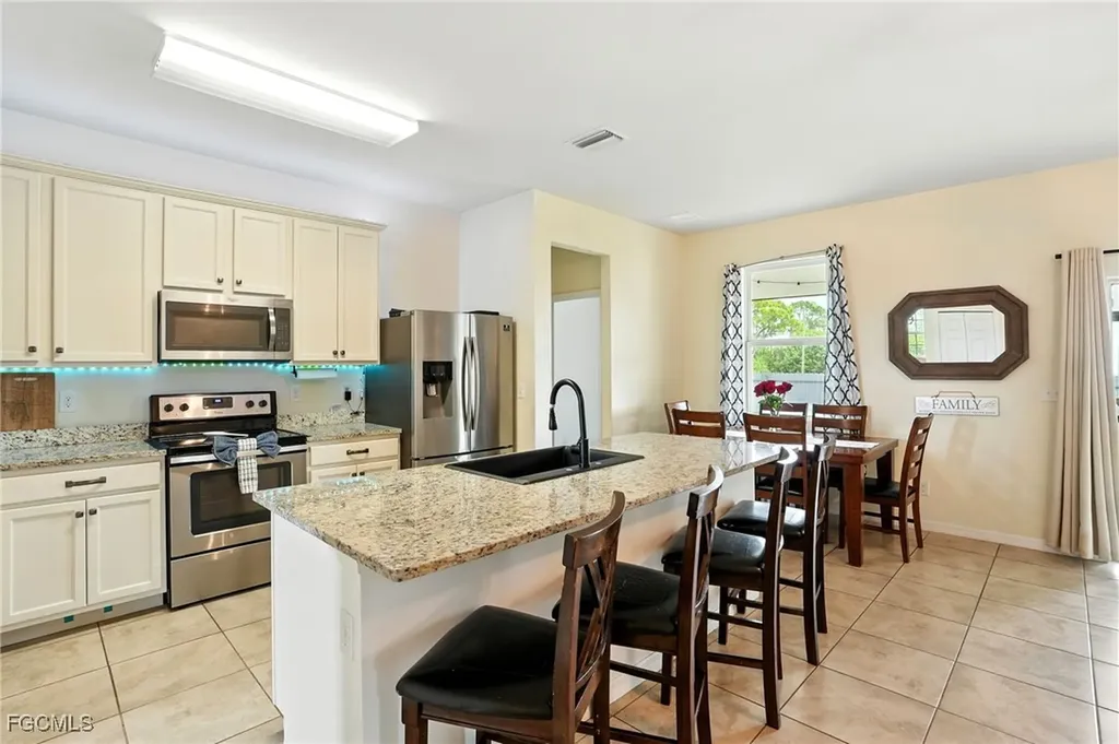 1823 NW 10th Street Cape Coral FL 33993