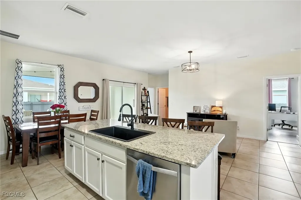 1823 NW 10th Street Cape Coral FL 33993