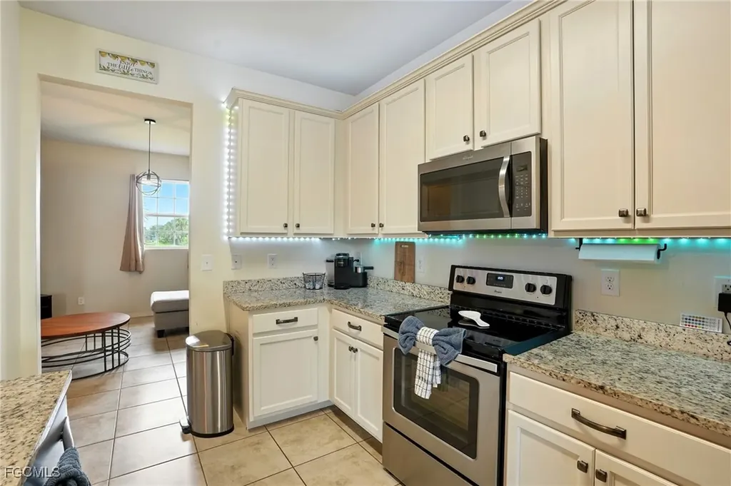 1823 NW 10th Street Cape Coral FL 33993