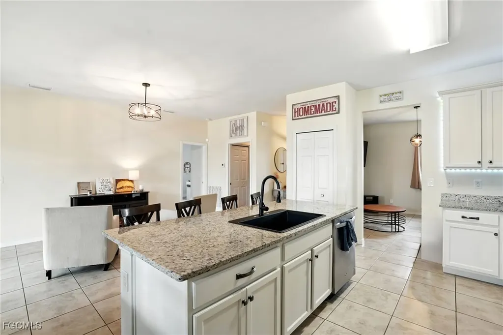 1823 NW 10th Street Cape Coral FL 33993