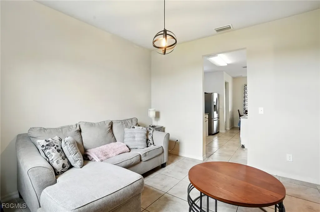 1823 NW 10th Street Cape Coral FL 33993