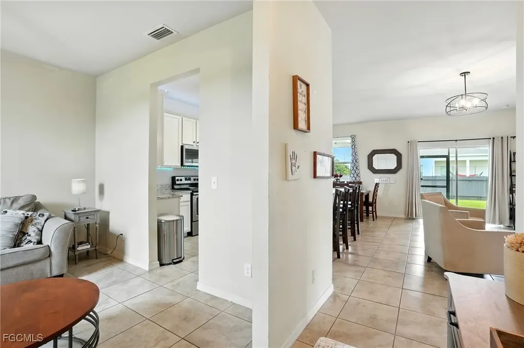 1823 NW 10th Street Cape Coral FL 33993