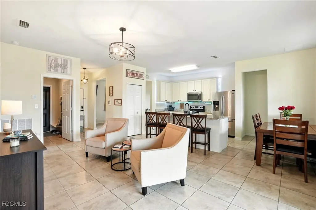 1823 NW 10th Street Cape Coral FL 33993