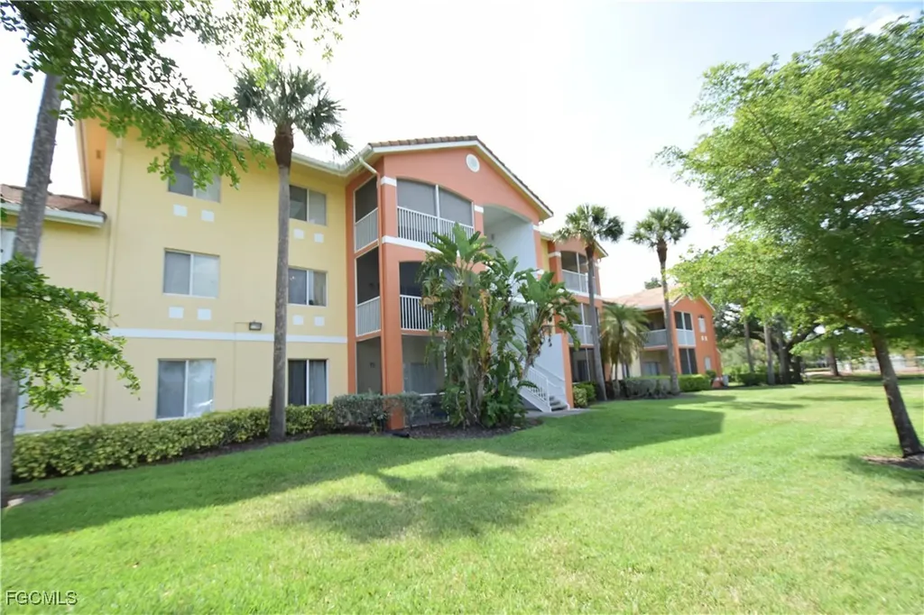 6481 Aragon Way Fort Myers FL 33966