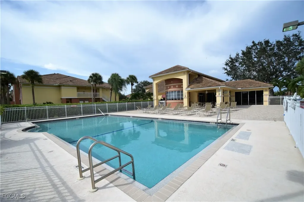 6481 Aragon Way Fort Myers FL 33966