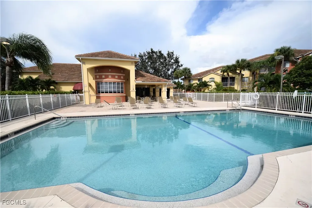 6481 Aragon Way Fort Myers FL 33966