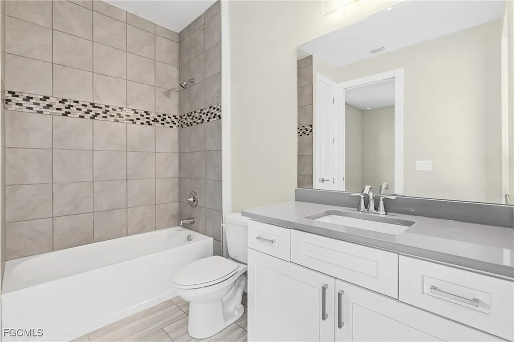 913 NW 33rd Place Cape Coral FL 33993