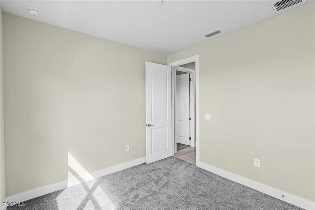 913 NW 33rd Place Cape Coral FL 33993