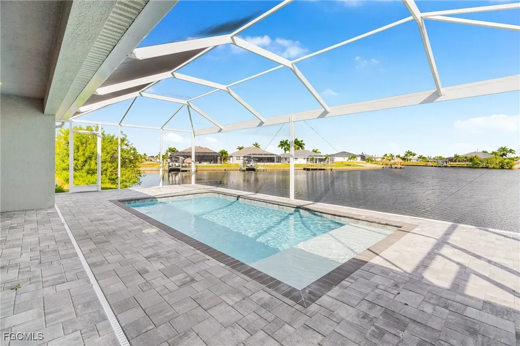 913 NW 33rd Place Cape Coral FL 33993