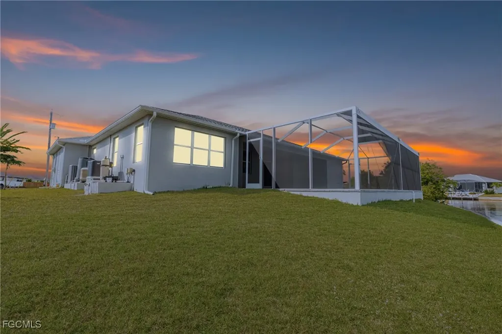 913 NW 33rd Place Cape Coral FL 33993