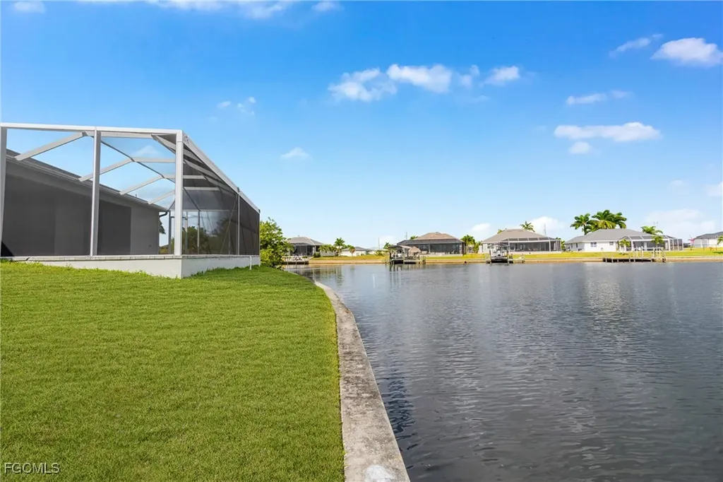 913 NW 33rd Place Cape Coral FL 33993
