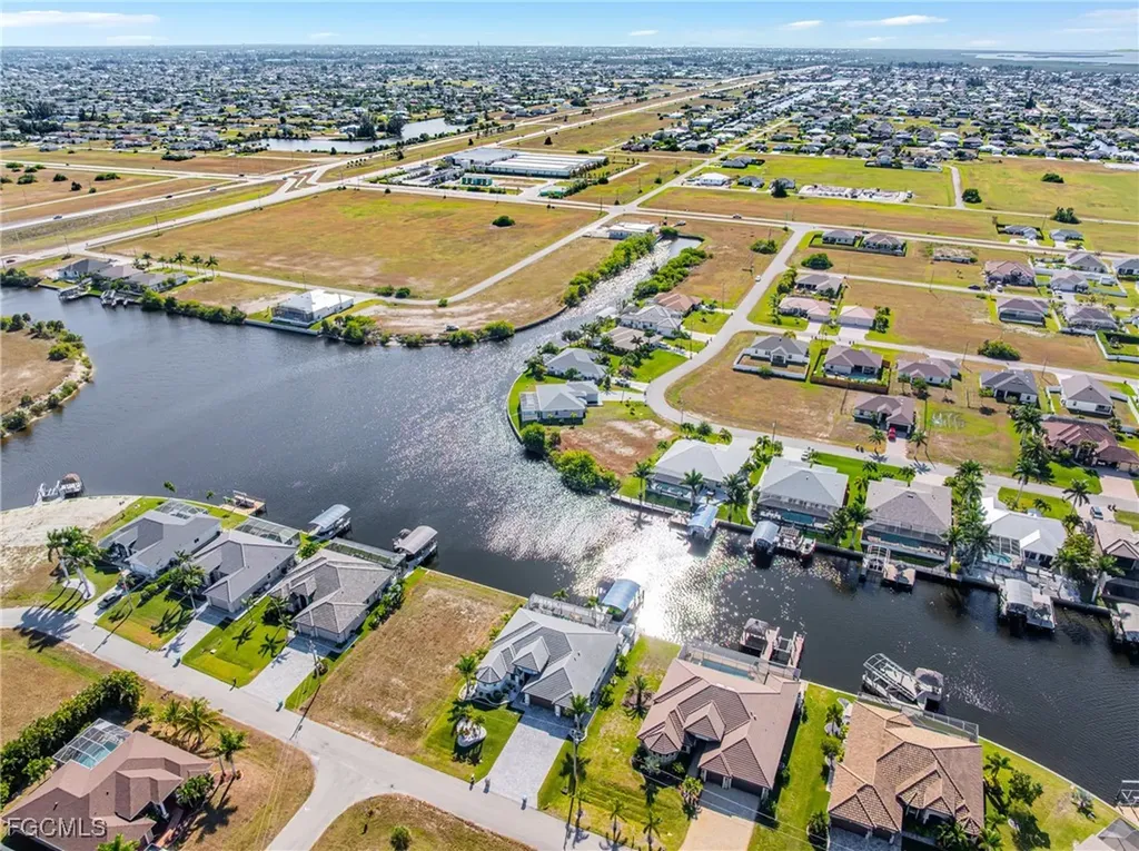 913 NW 33rd Place Cape Coral FL 33993
