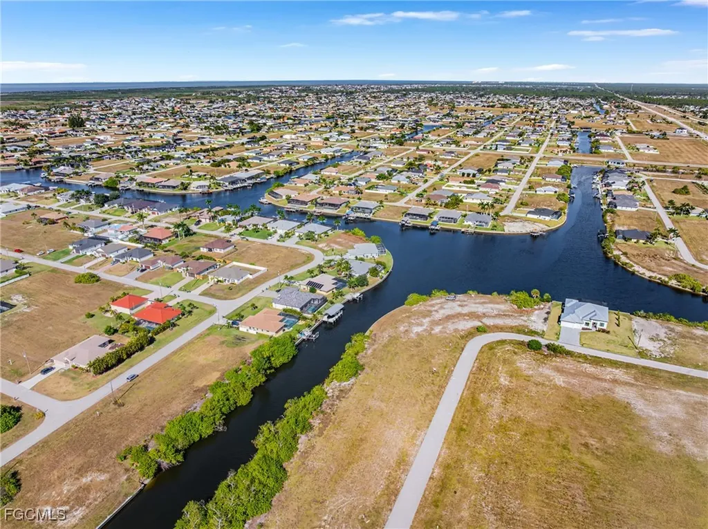 913 NW 33rd Place Cape Coral FL 33993