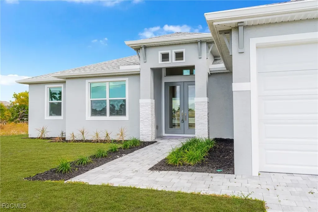 913 NW 33rd Place Cape Coral FL 33993