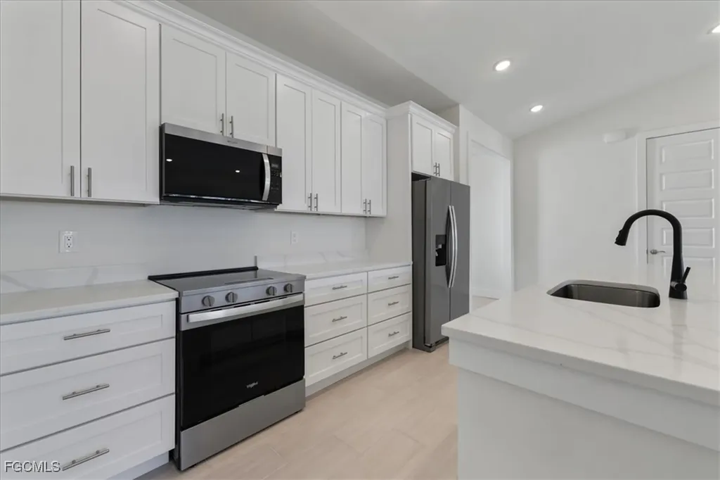 3020 SW 10th Place Cape Coral FL 33914