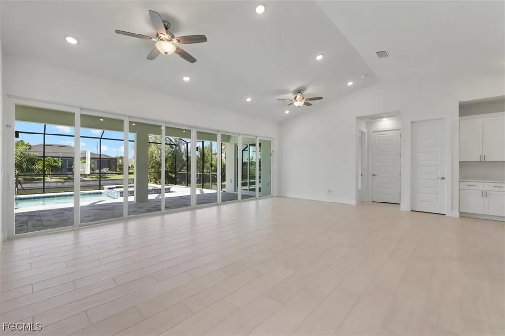 3020 SW 10th Place Cape Coral FL 33914