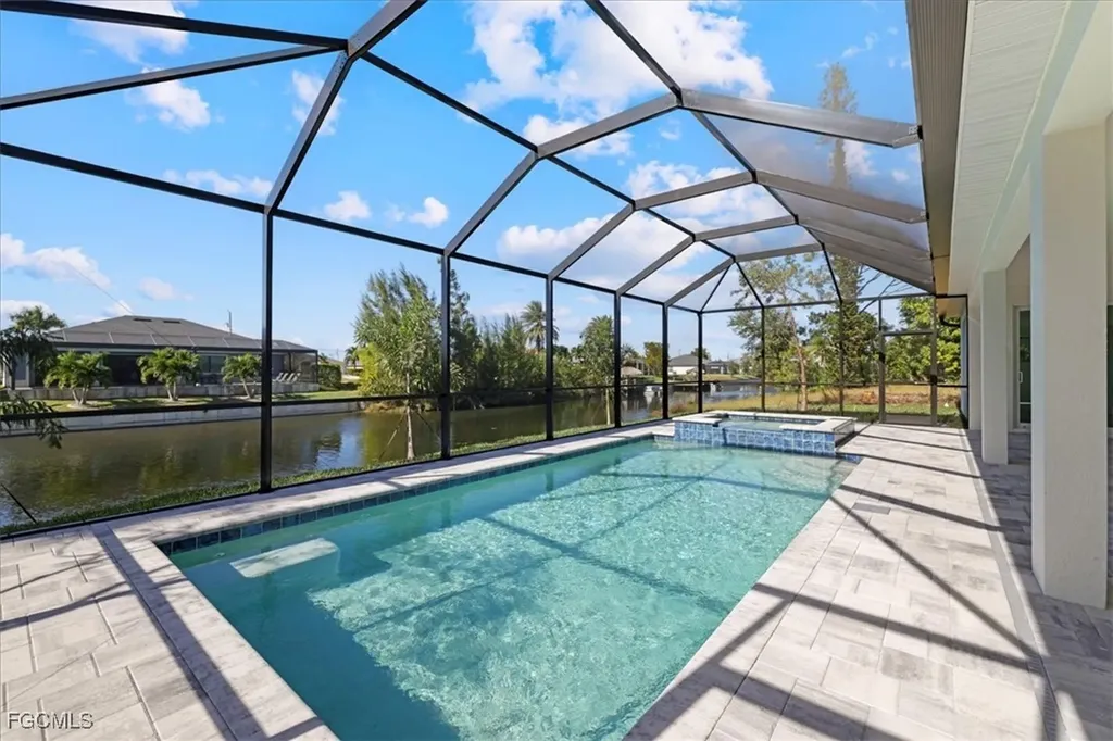 3020 SW 10th Place Cape Coral FL 33914