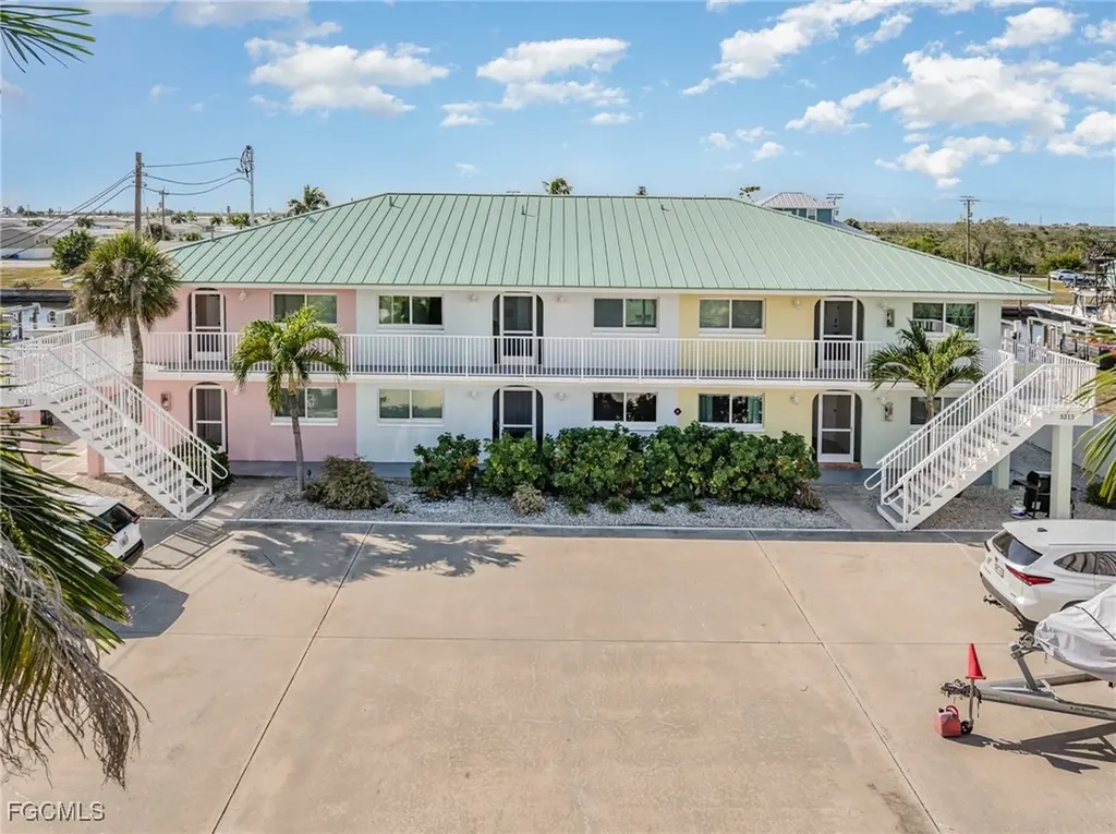 3211 Stringfellow Road St. James City FL 33956