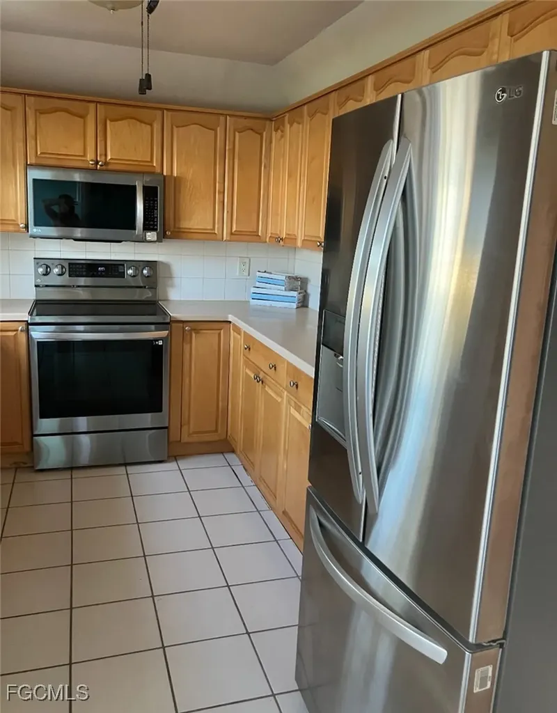 6832 Sandtrap Drive Fort Myers FL 33919