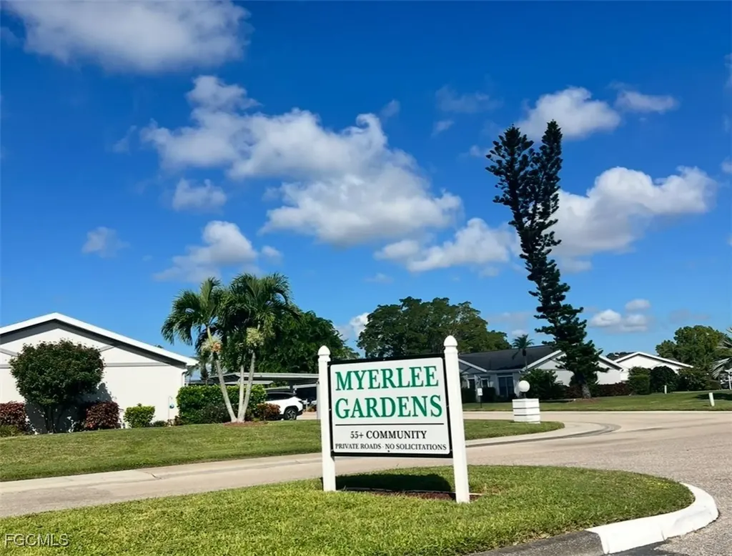 6832 Sandtrap Drive Fort Myers FL 33919