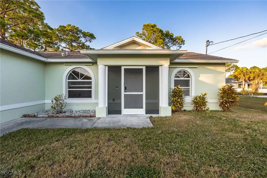 2918 21st Street W Lehigh Acres FL 33971