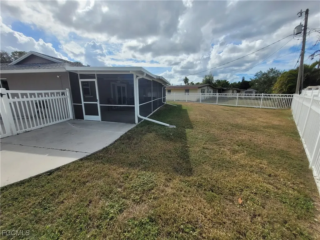 8631 Beacon Street Fort Myers FL 33907