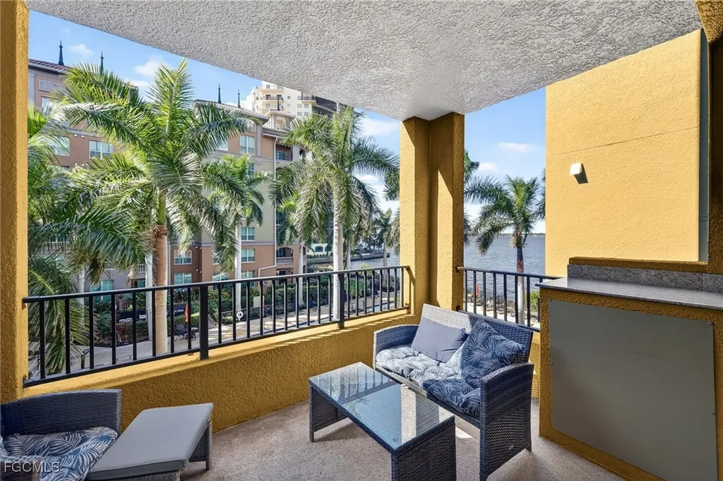 2825 Palm Beach Boulevard Fort Myers FL 33916