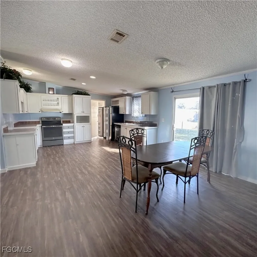 7607 Peyraud Drive North Fort Myers FL 33917