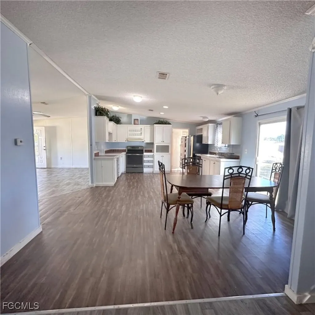 7607 Peyraud Drive North Fort Myers FL 33917