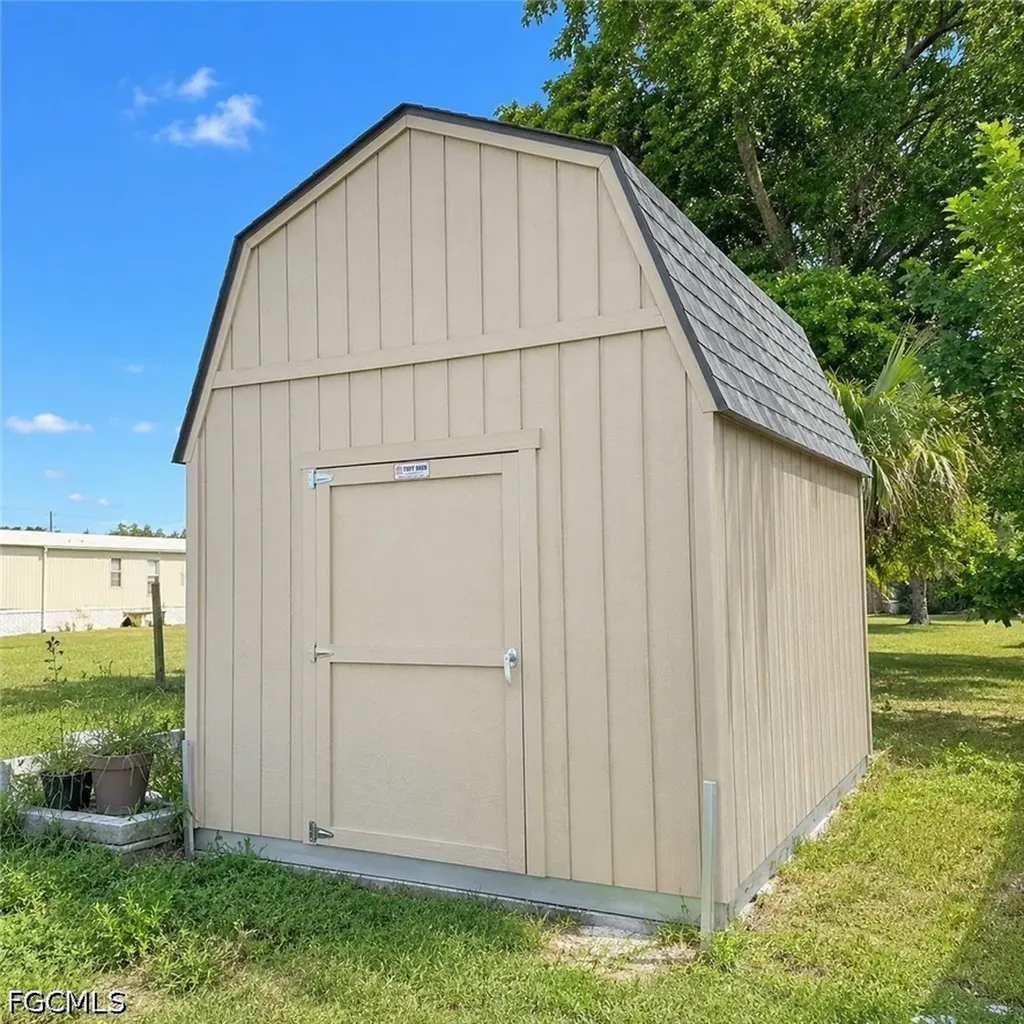 7607 Peyraud Drive North Fort Myers FL 33917