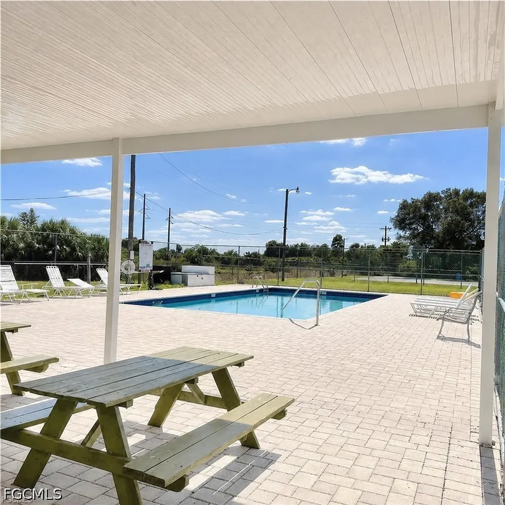 7607 Peyraud Drive North Fort Myers FL 33917