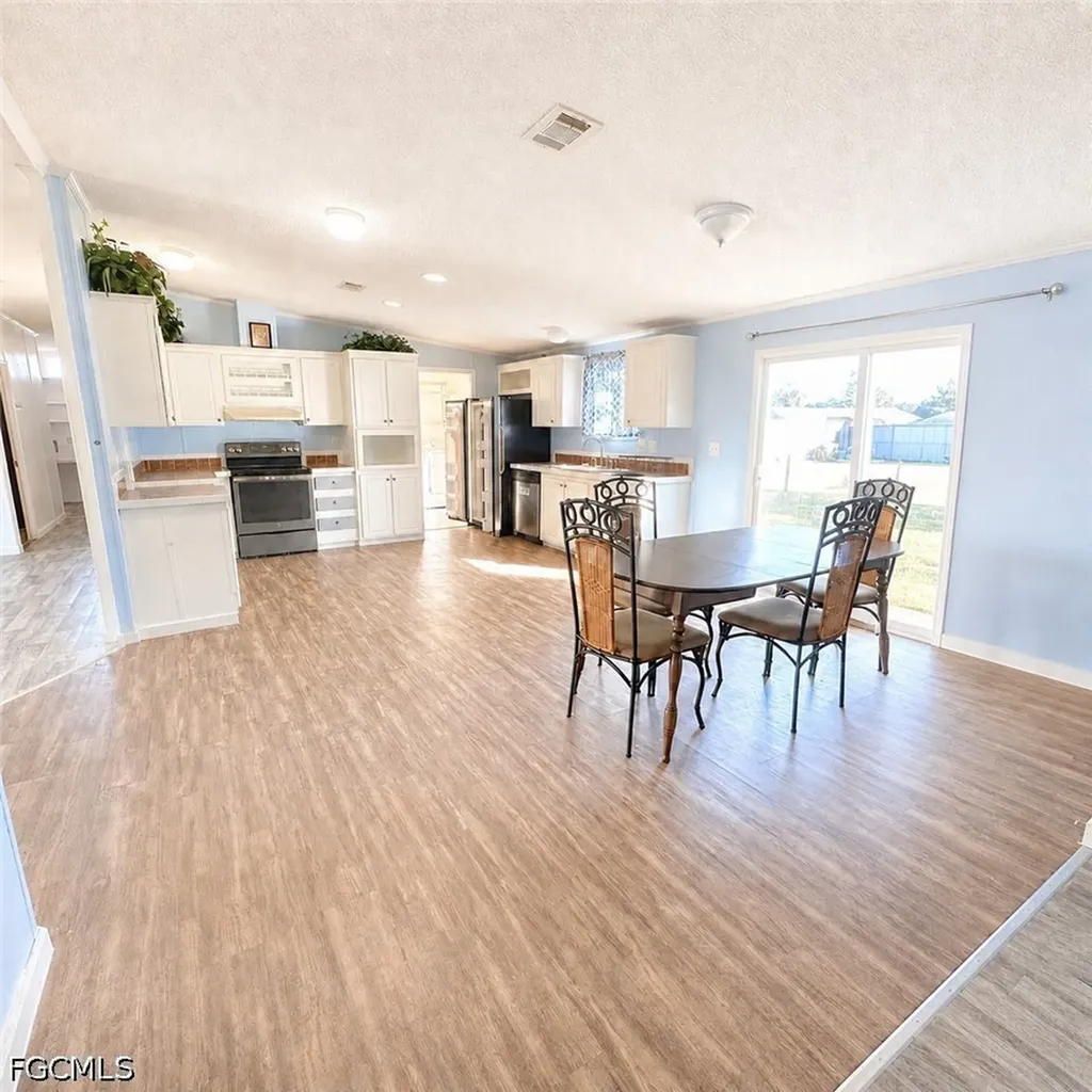 7607 Peyraud Drive North Fort Myers FL 33917