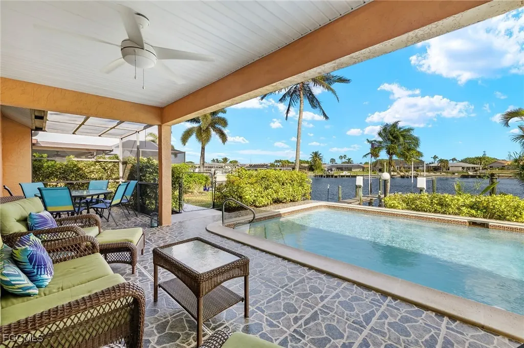 3909 SE 1st Avenue Cape Coral FL 33904