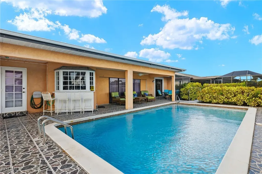 3909 SE 1st Avenue Cape Coral FL 33904