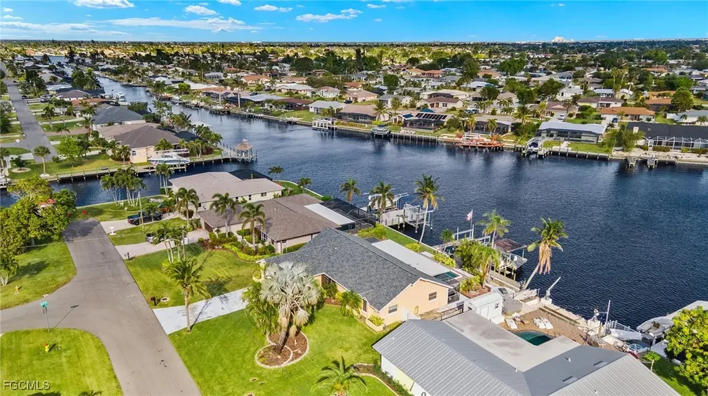 3909 SE 1st Avenue Cape Coral FL 33904