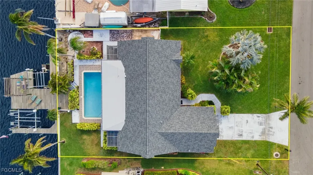 3909 SE 1st Avenue Cape Coral FL 33904