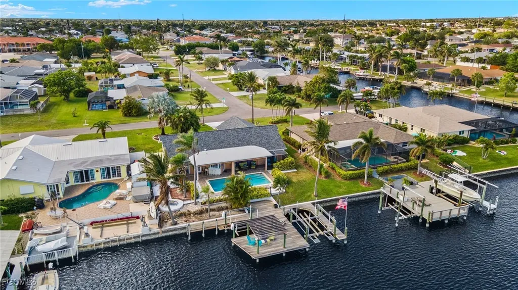 3909 SE 1st Avenue Cape Coral FL 33904