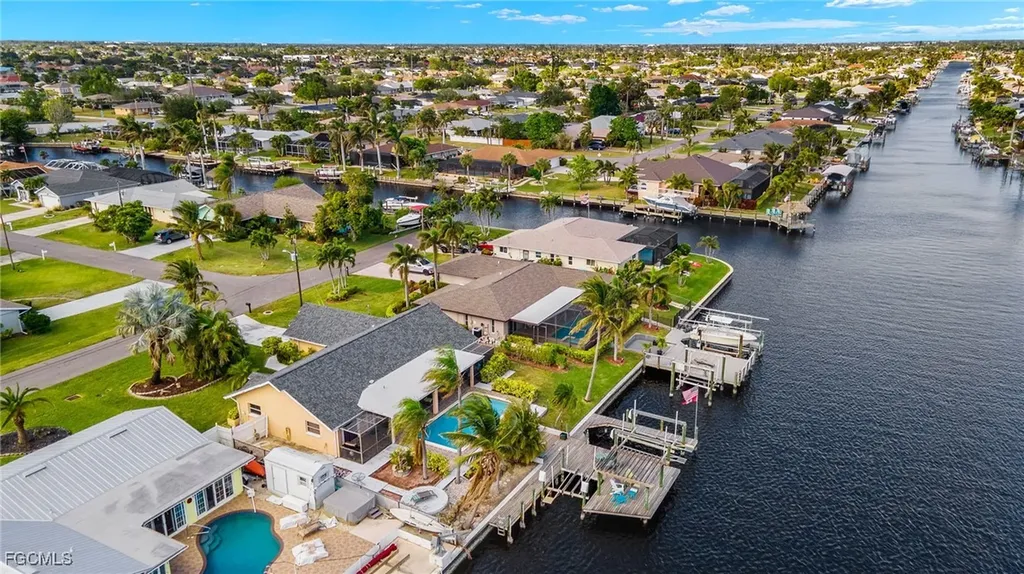3909 SE 1st Avenue Cape Coral FL 33904
