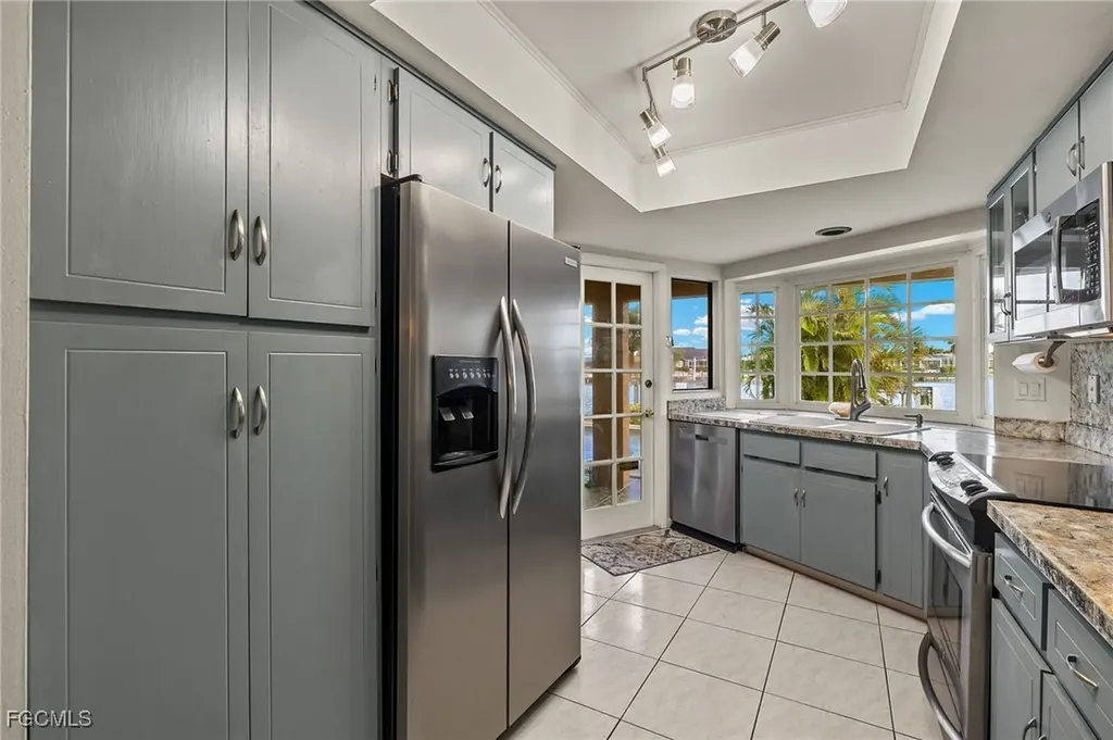 3909 SE 1st Avenue Cape Coral FL 33904